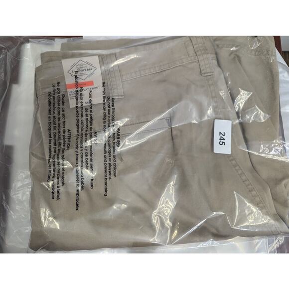 St. John's Bay Men's Shorts British Khaki Legacy Flat Front Size 44 x 10" Inseam - Picture 10 of 10